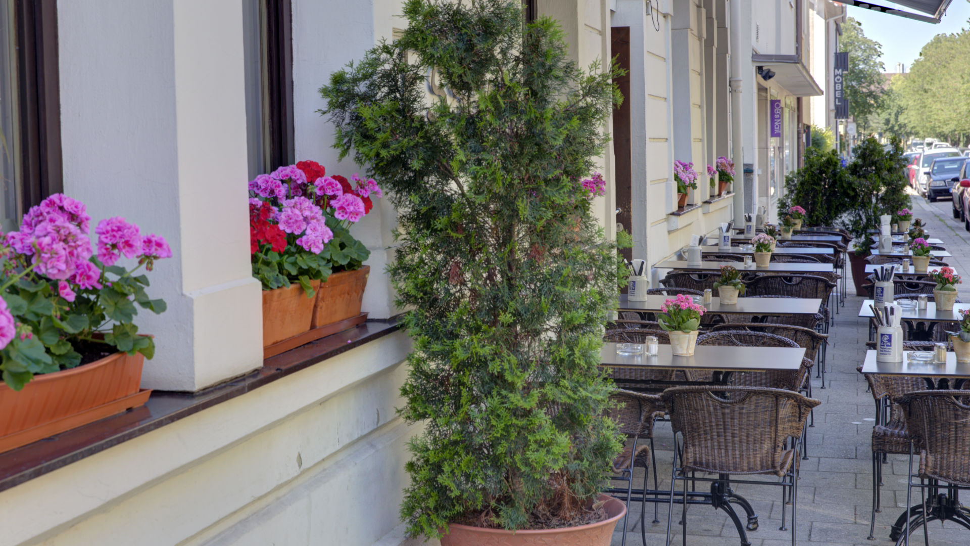 Straßencafé in Milbertshofen